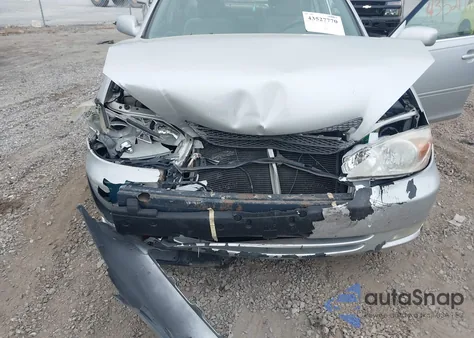 2003 Toyota Camry Xle z USA, uszkodzony, nr VIN 4T1BE30K53U680290